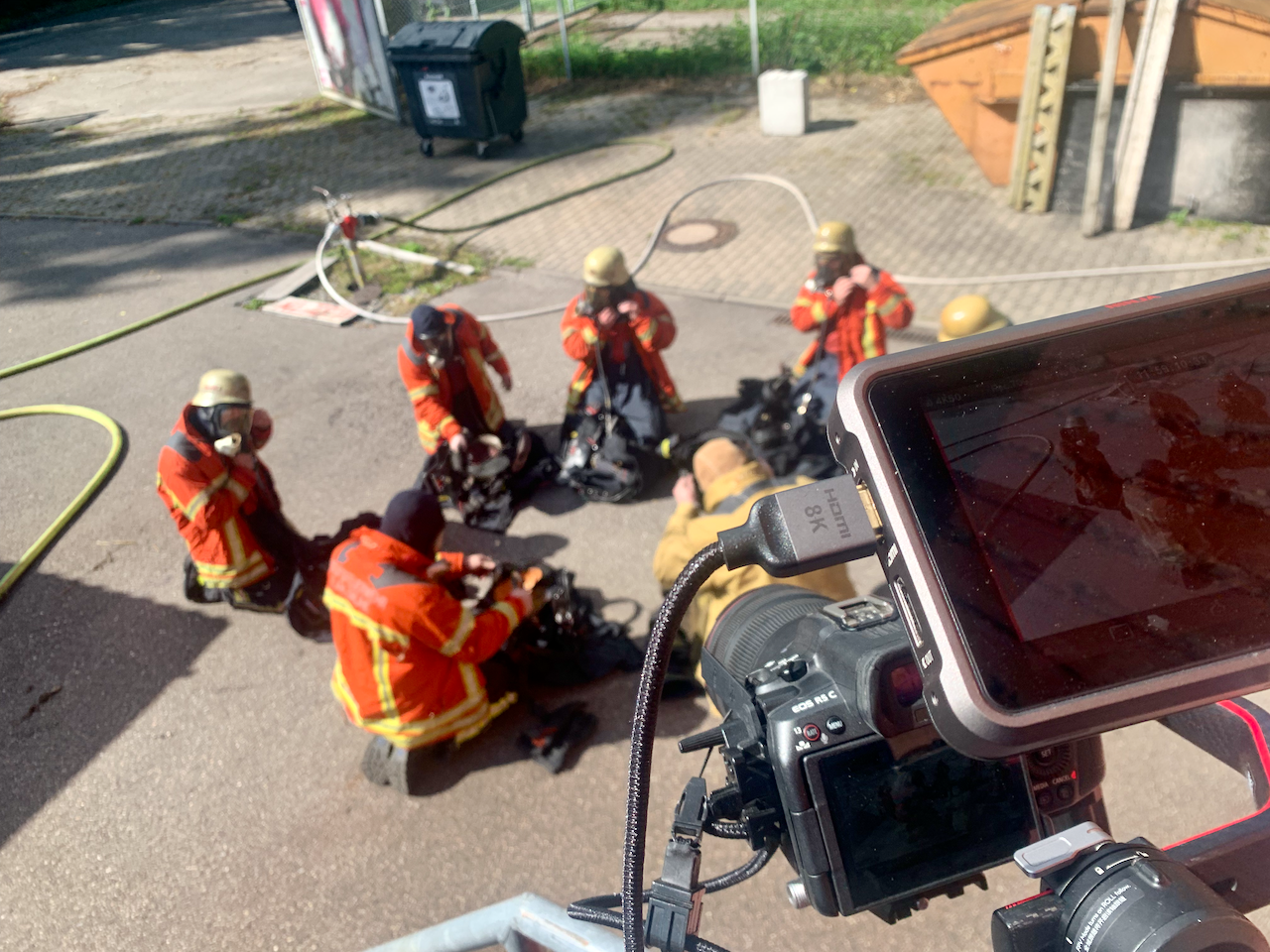 Übungsvideo Brandcontainer - DJI Ronin Canon R5C 8K-Filmproduktion Branddirektion