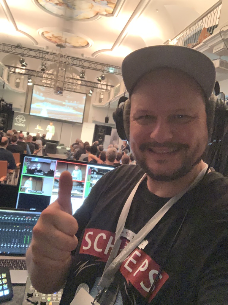 Daniel Sturm als Bildoperator & Streaming-Regisseur — Multiview-Monitor, Audiomixer